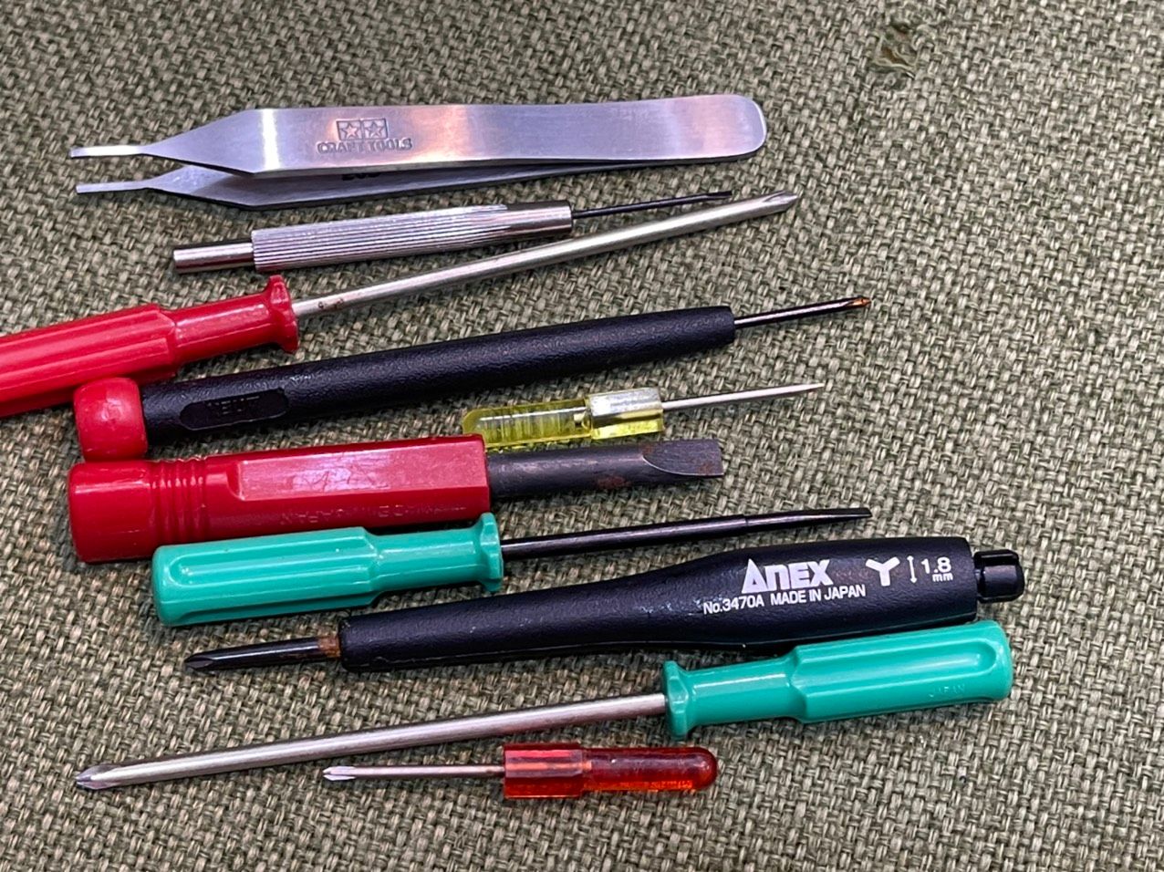 Bộ tua vít chuyên dùng tháo lắp điện thoại made in JAPAN