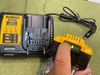 Bộ Pin Dewalt 5A và sạc Dewalt DCB115