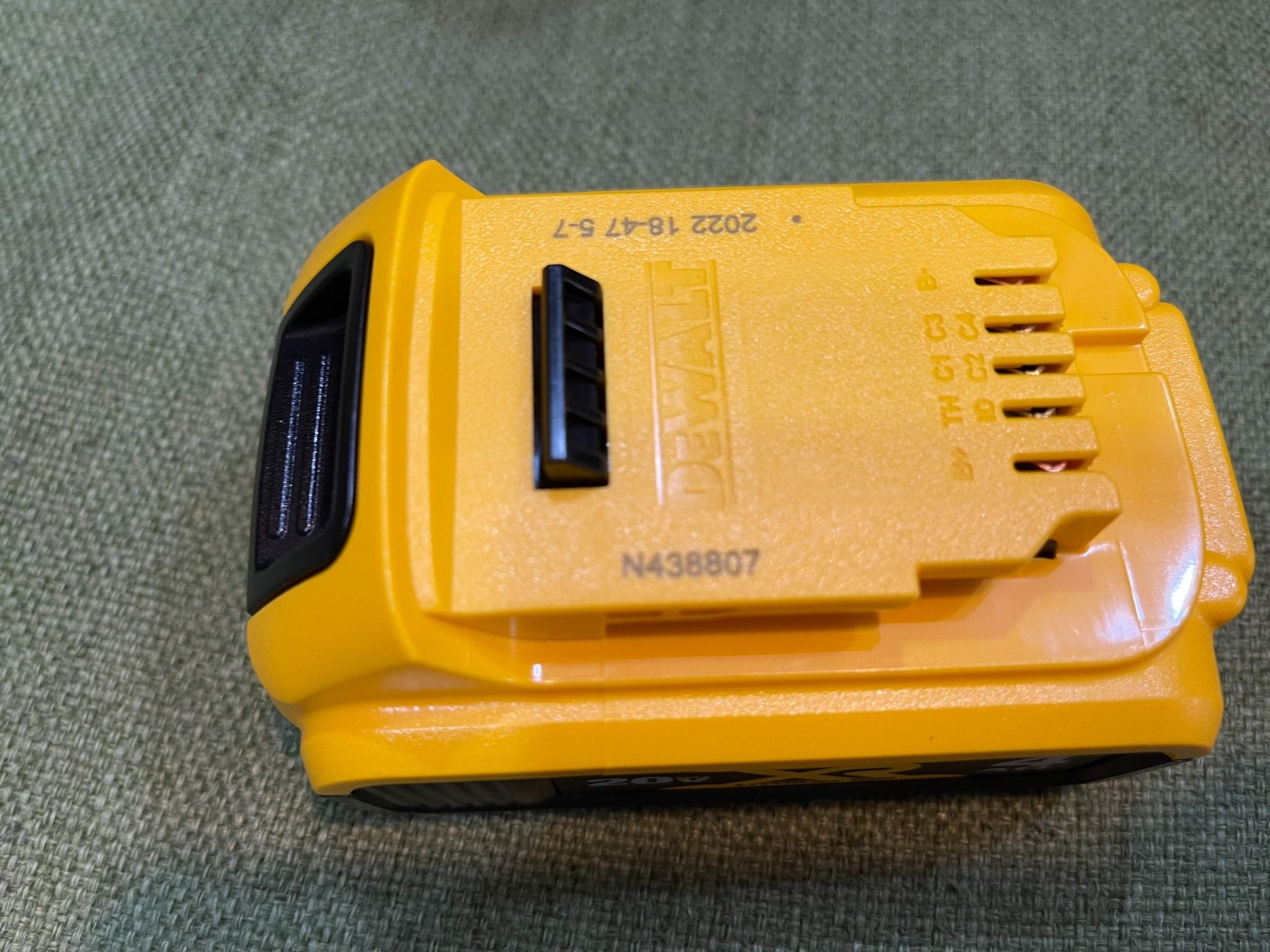 Pin Dewalt 4A