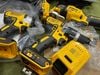 Combo 4 sản phẩm máy khoan, máy vặn vít, máy cắt rung, máy cưa gỗ Dewalt DCK482D1M1