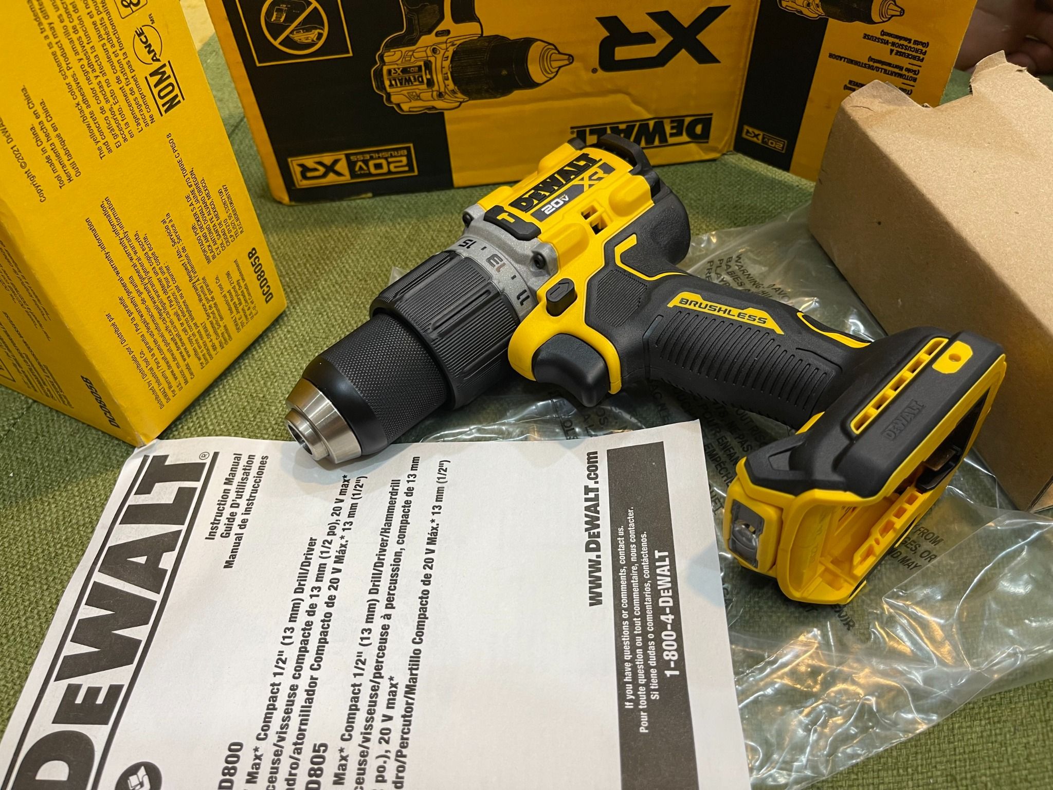 Máy khoan pin Dewalt DCD805B made in mexico