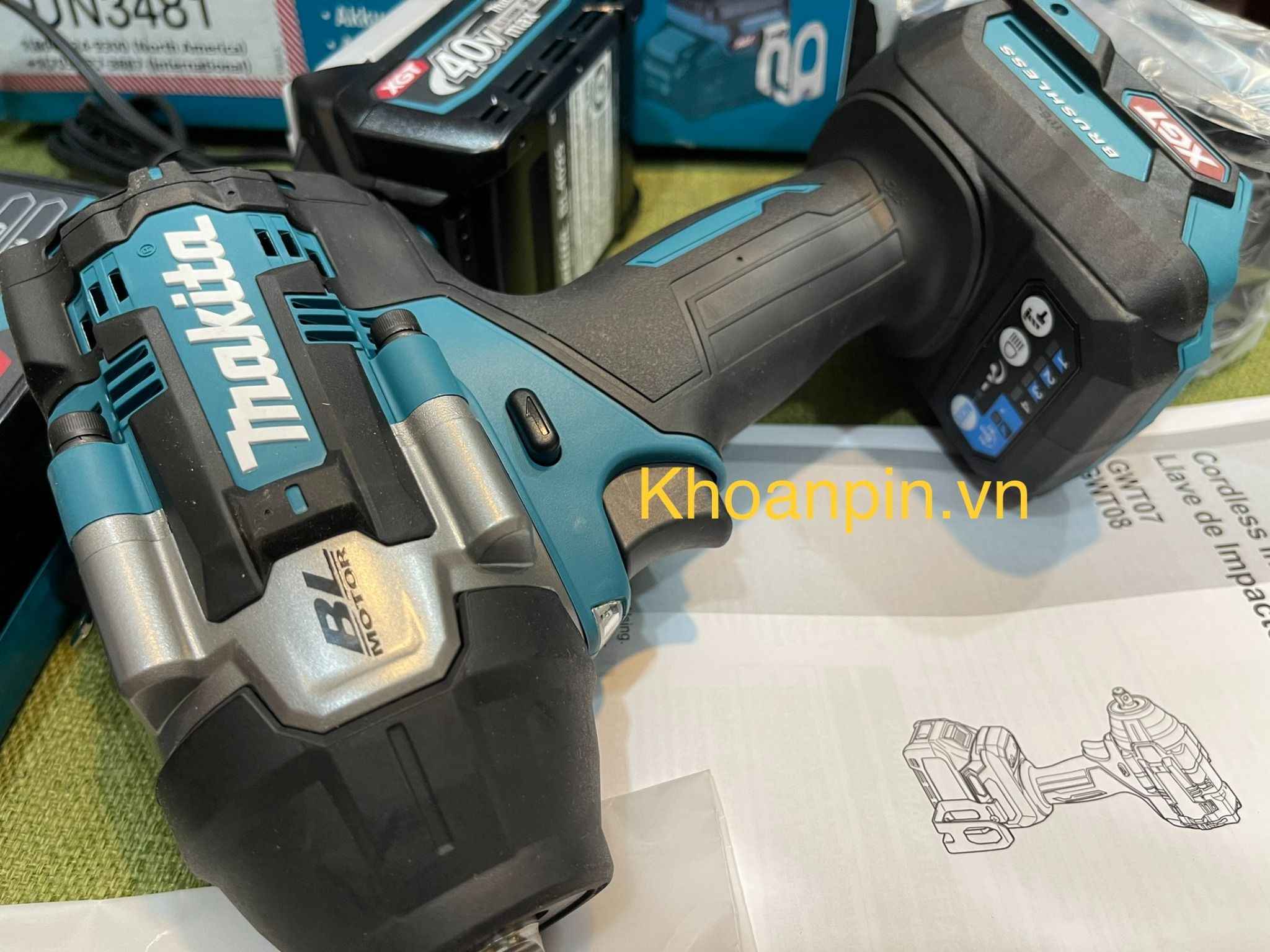 Máy siết bu lông Makita 40V GWT08D