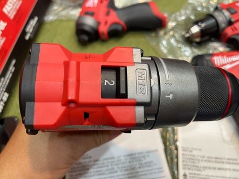 Máy khoan động lực pin 12V Milwaukee M12 FPD2-0X  MILWAUKEE 3404