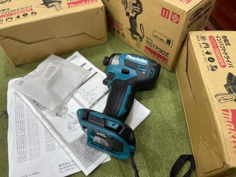 Máy vặn vít Makita TD173DZ made in Japan