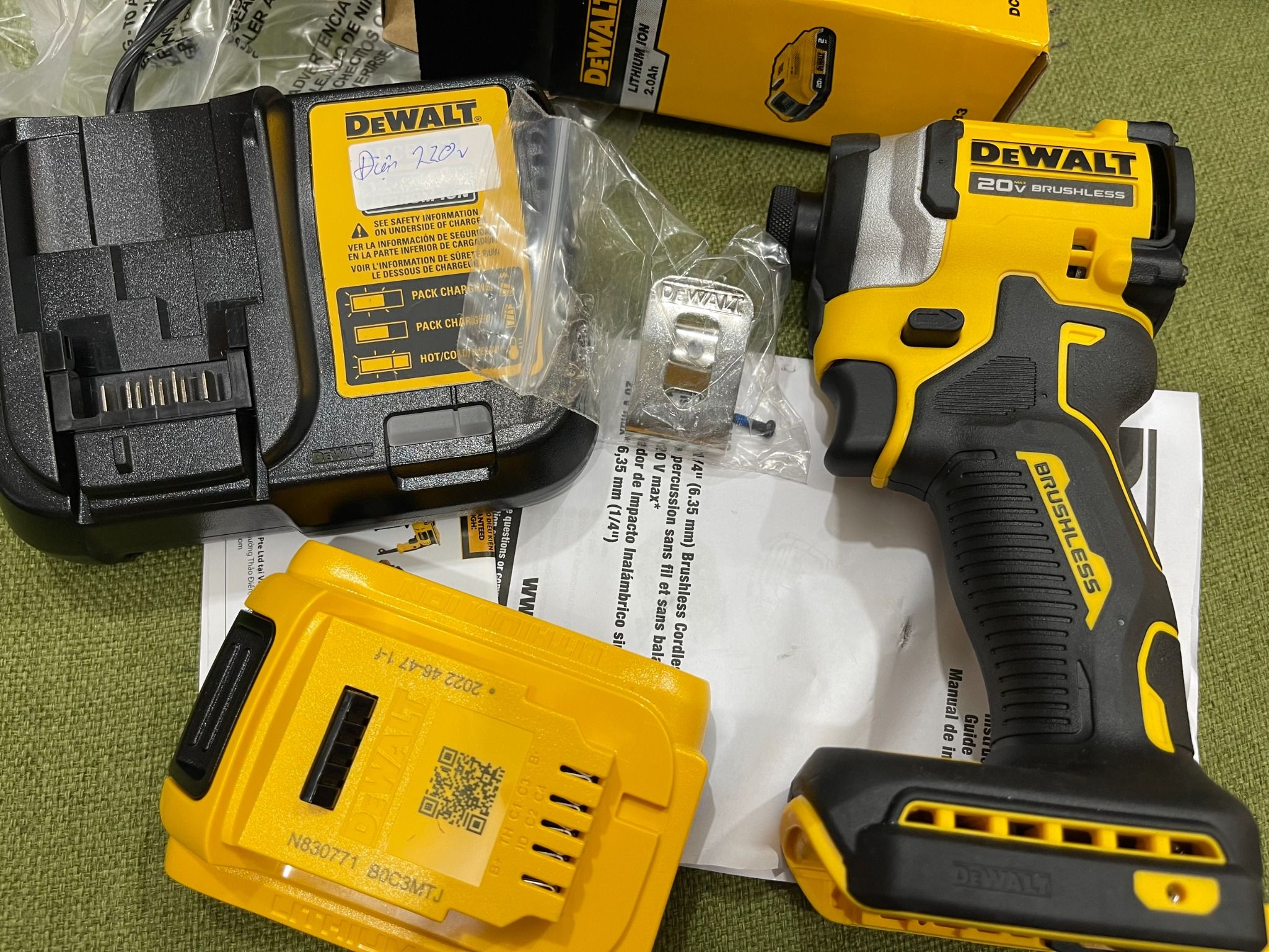 Combo Máy vặn vít Dewalt DCF850 Mexico