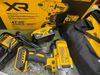 Máy siết bu lông Dewalt DCF900P1