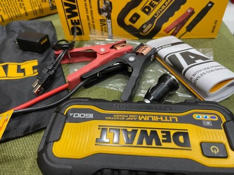 kích bình xe DeWalt DXAELJ16 sạc dự phòng đèn pin