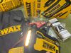 kích bình xe DeWalt DXAELJ16 sạc dự phòng đèn pin