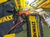 kích bình xe DeWalt DXAELJ16 sạc dự phòng đèn pin