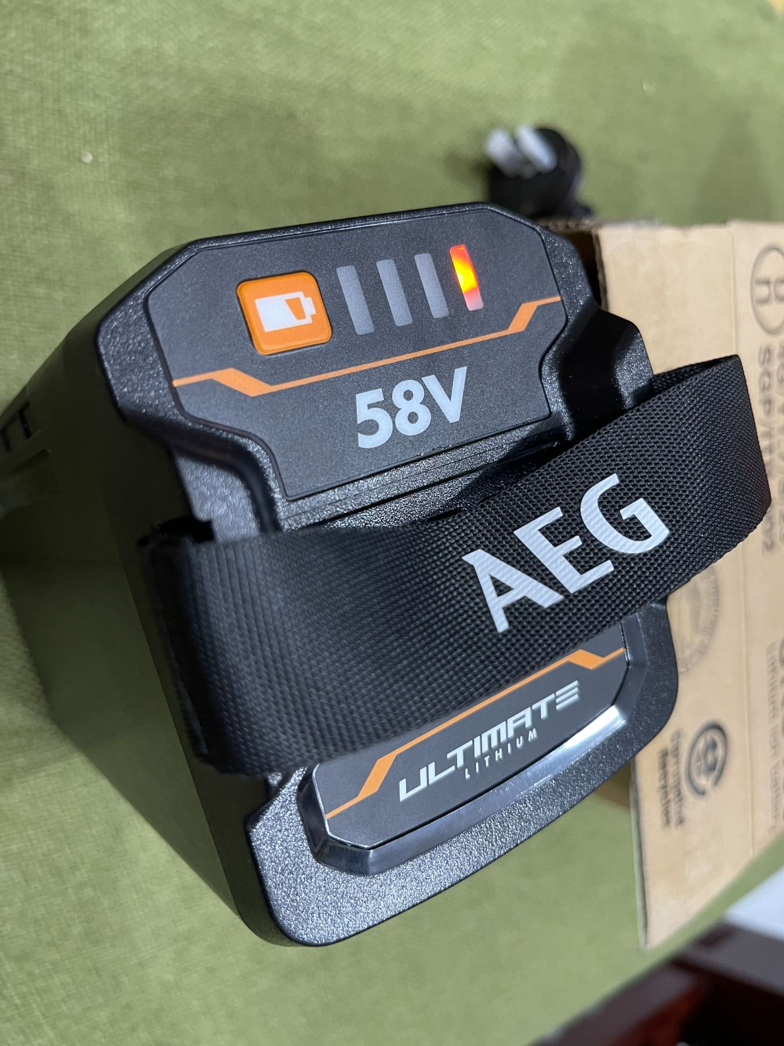 Pin AEG 58V 4A limited