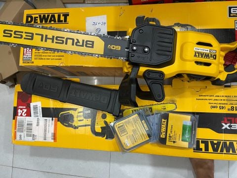 Cưa xích dewalt dccs672 new USA