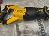 Máy cưa dewalt DCS382B mexico 20v
