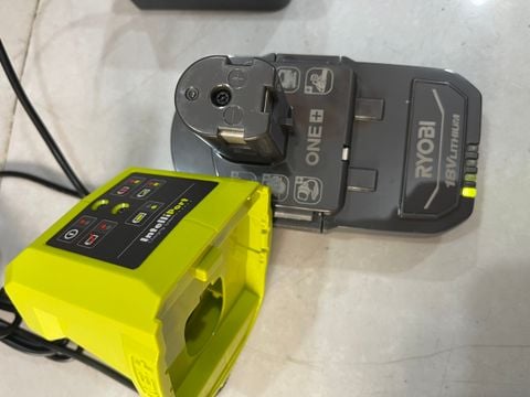 combo pin 18v ryobi 2ah sạc ryobi 220v