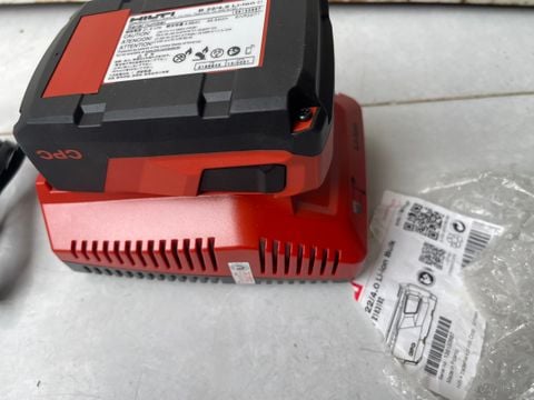 Pin hilti B22 4Ah new made in poiand sạc hiti C4/36-90