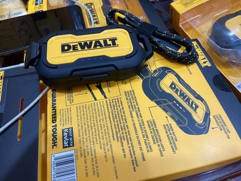 Sạc dự phòng đt dewalt DXMA2151643