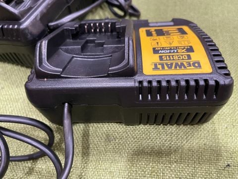 Đế sạc pin Dewalt DCB115 10.8V-20V