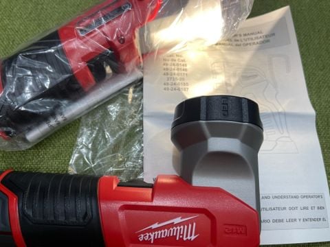 ĐÈN MILWAUKEE M12V 49-24-0146