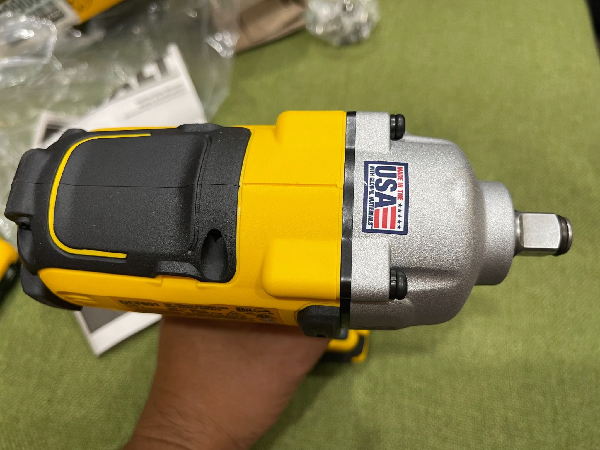 Máy vặn bu lông  DeWalt DCF891 USA