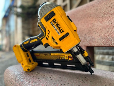 bắn đinh Dewalt DCN692N mexico