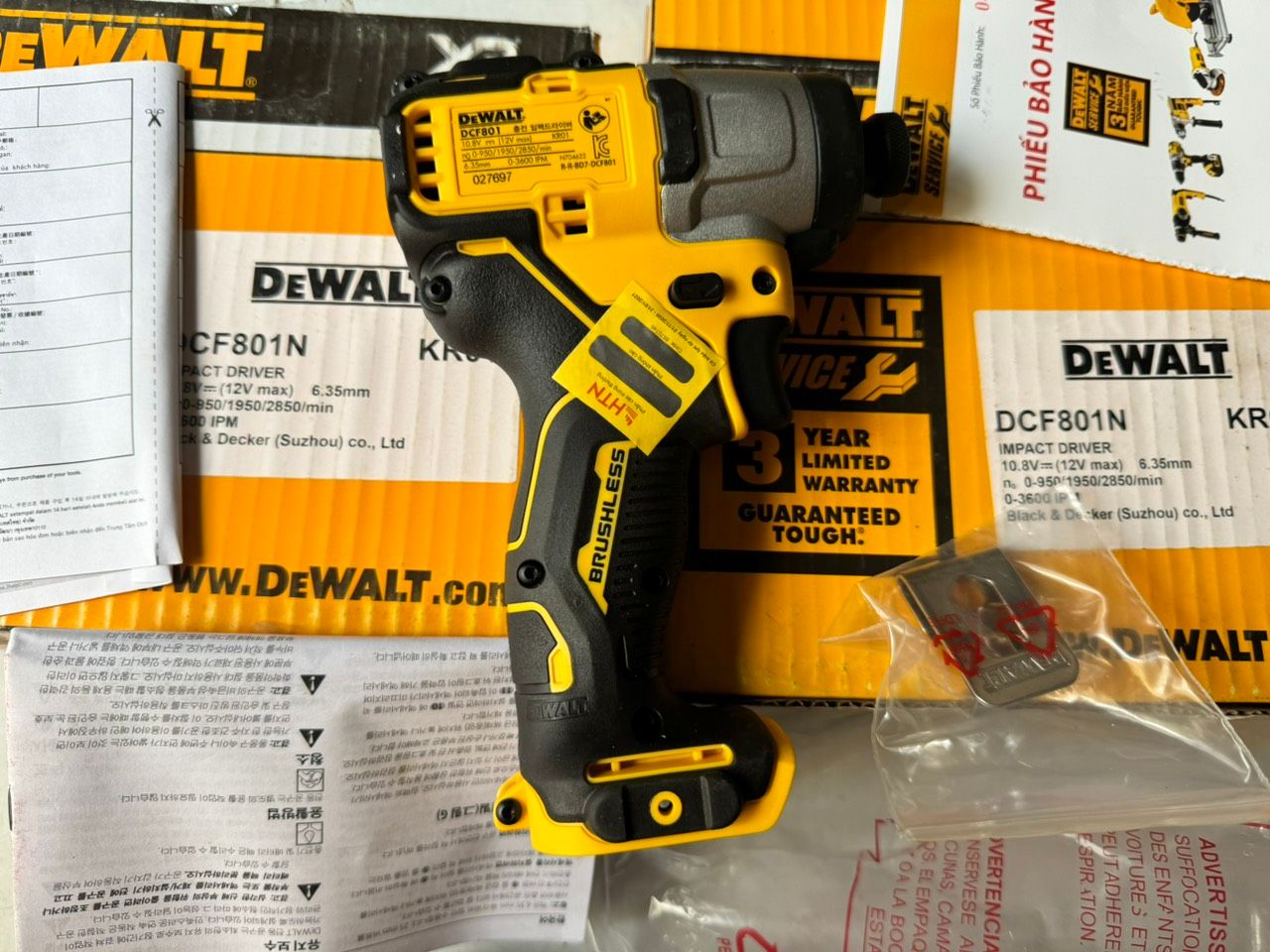 Máy vặn vít dùng pin DeWALT DCF801