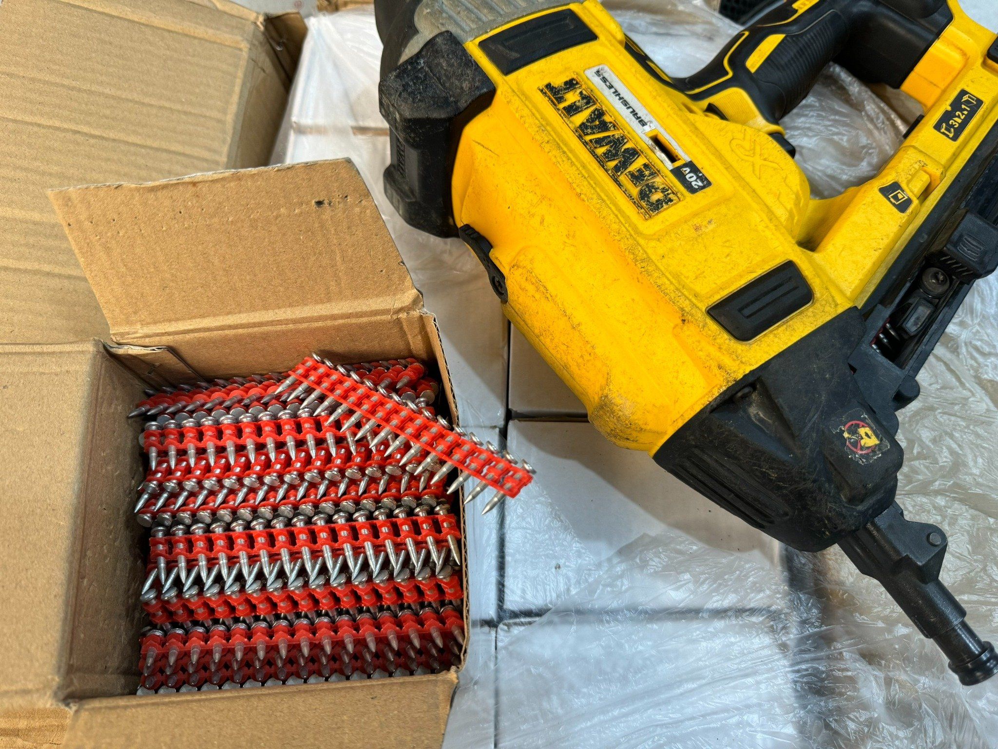 Đinh bê tông dewalt DCN8907, dewalt DCN8906