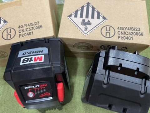 Pin Milwaukee 18V/12.0Ah REDLITHIUM-ION M18HB12