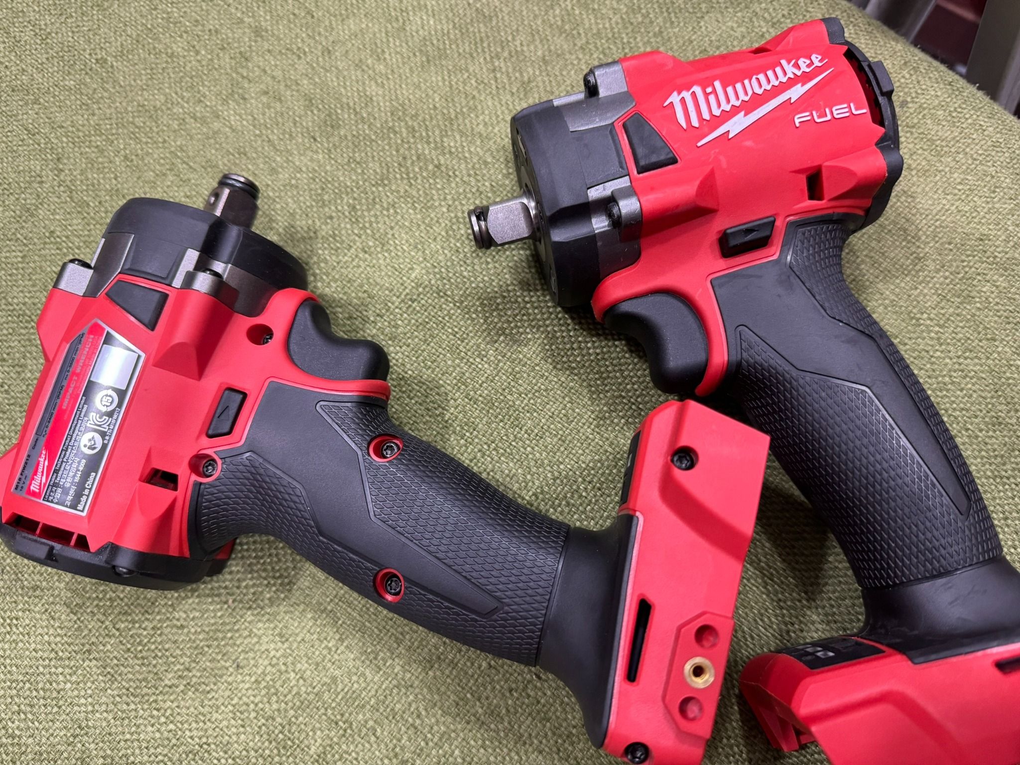 Máy siết bu lông Milwaukee 2855-20 M18 FIW212-0