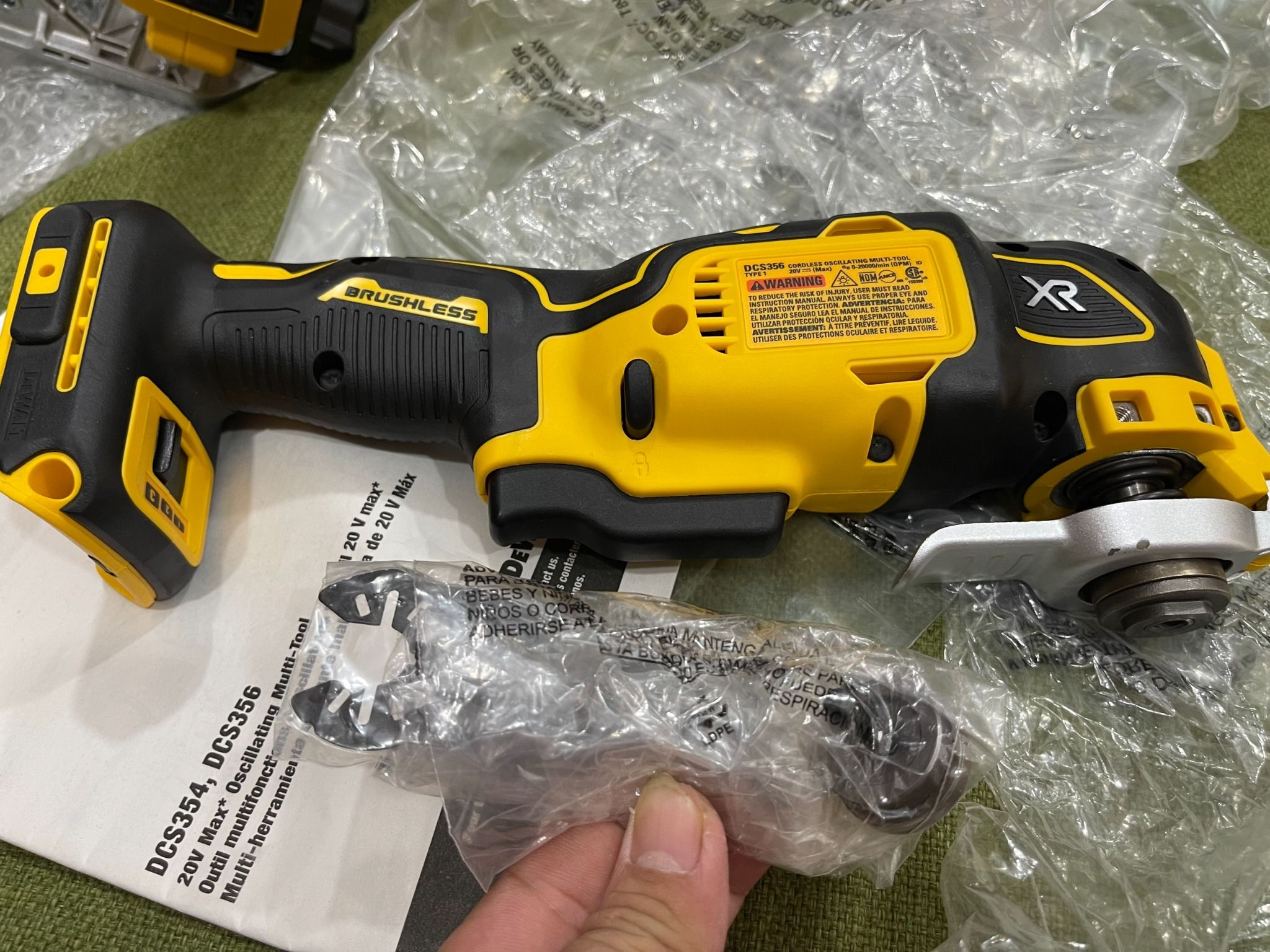 Máy cắt rung Dewalt DCS356 mexico