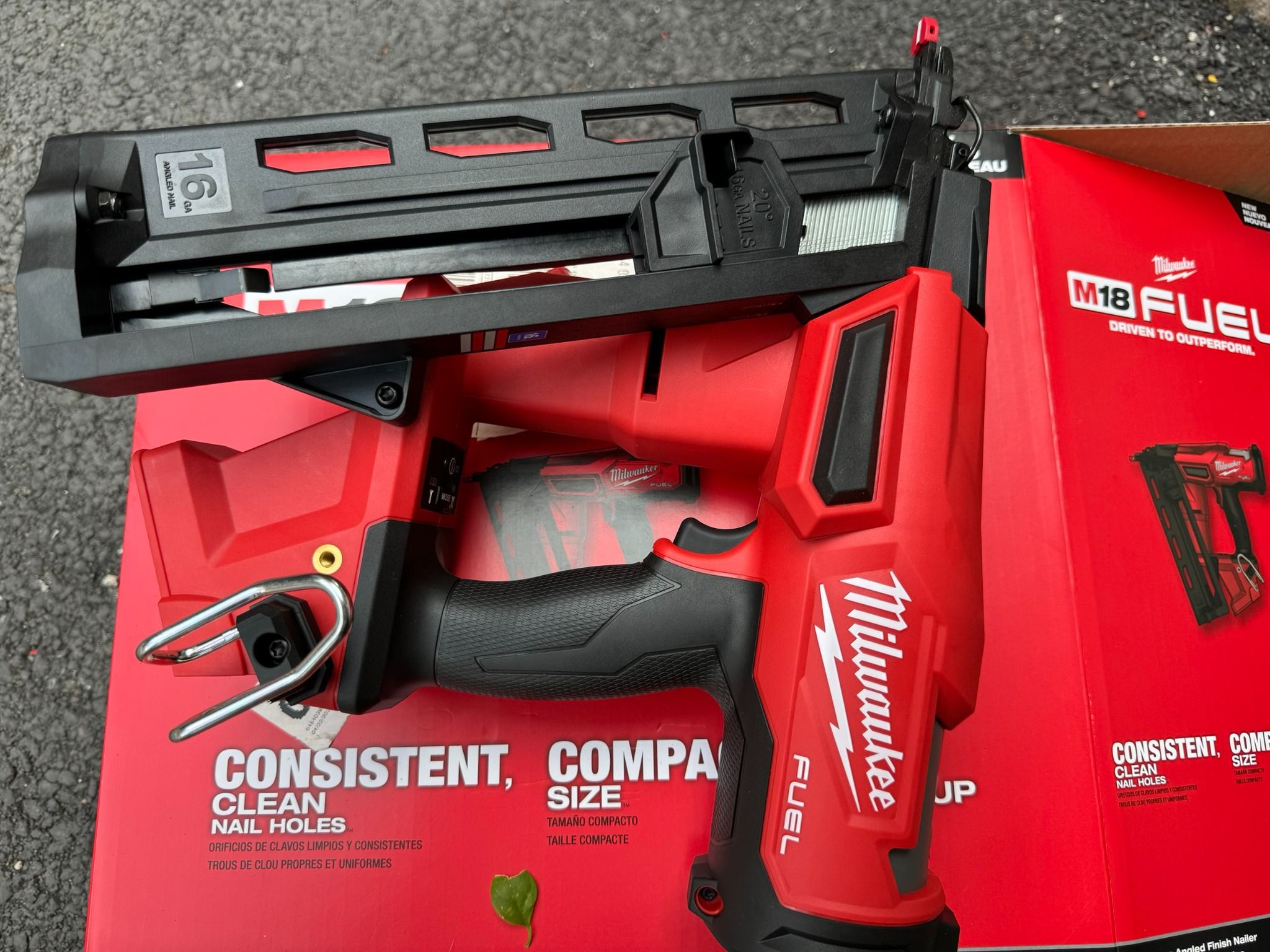 máy bắn đinh milwaukee 2841-20