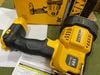 Đèn Led Dewalt dùng pin DCL043