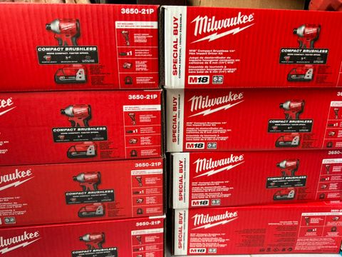 Máy Vặn Vít Pin 18V Milwaukee 3650-21P1 / M18 3650