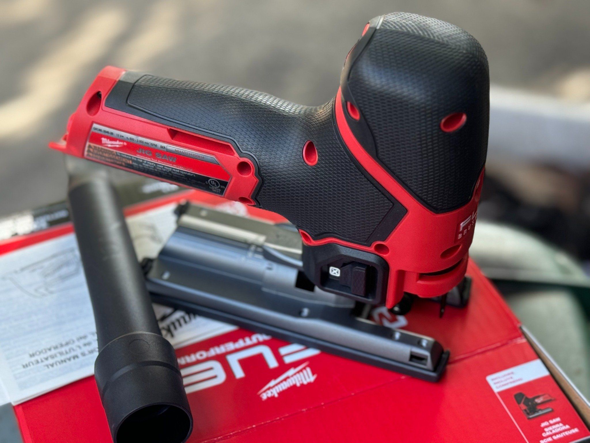Máy cưa lọng Milwaukee M12 2545