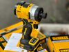 Máy bắt vít dùng pin Dewalt DCF860N