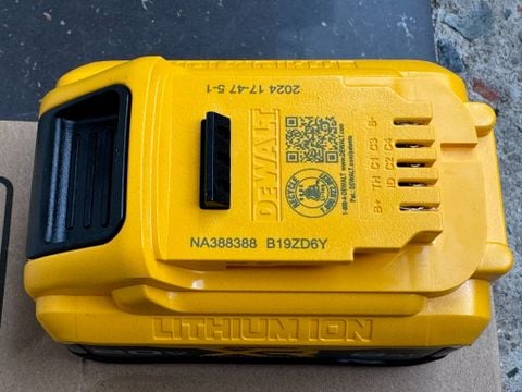 Pin dewalt DCB2108 powerstack 8Ah 20v