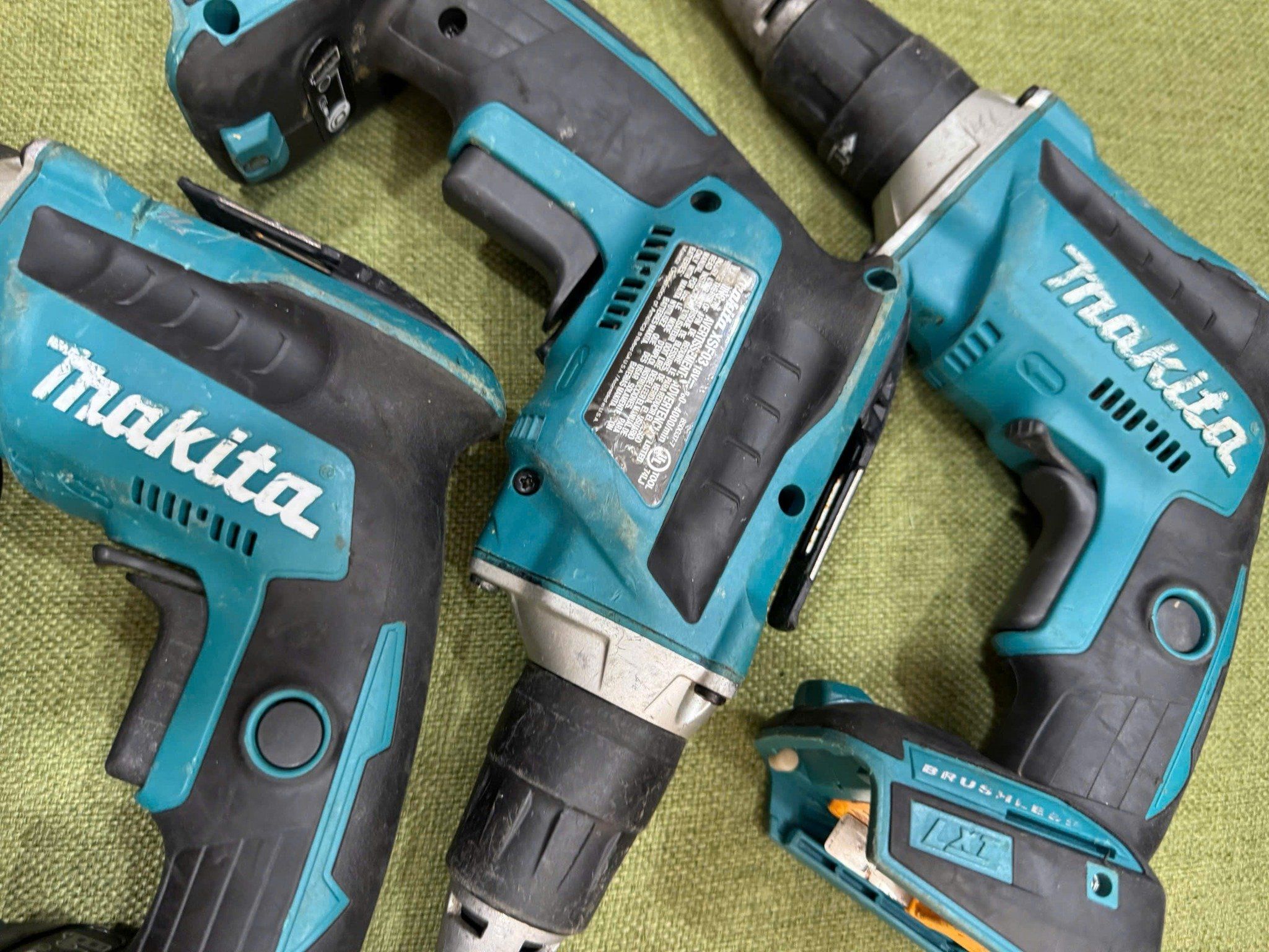 Máy vít thạch cao makita XSF03 lướt sx USA
