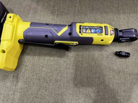 Máy siết bulong góc Ryobi PCL280