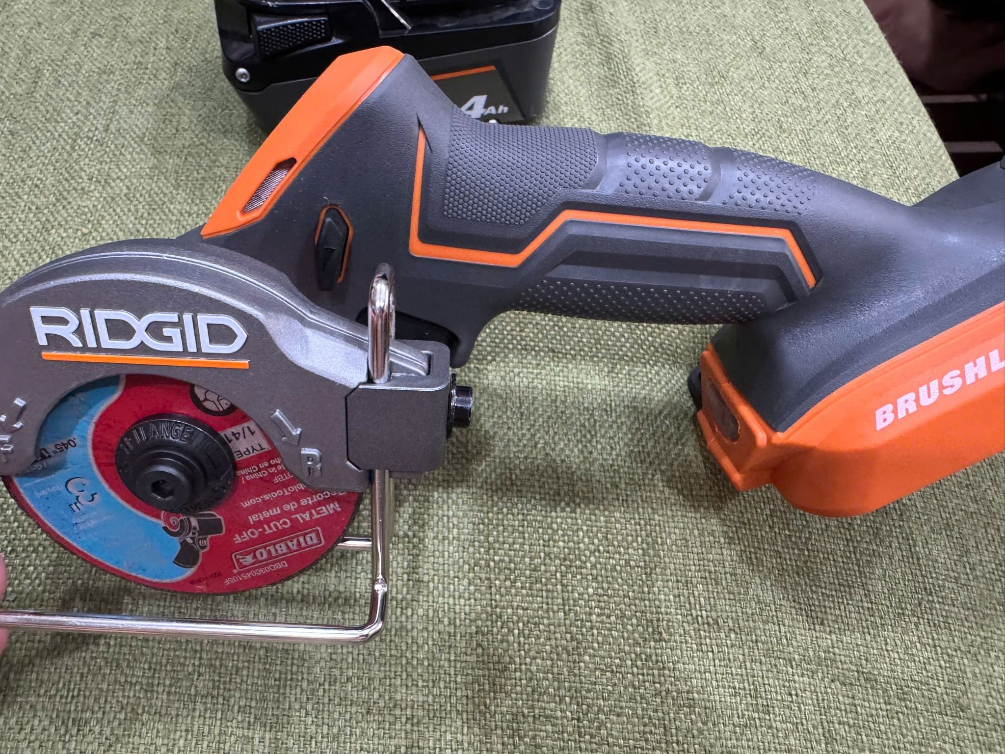 Máy Cắt Pin 18v SUBCOMPACT RIDGID R87547B ( New - không box )