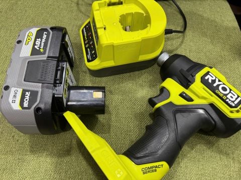 Máy vặn vít Ryobi PSBID02 Mỹ về , pin 4ah xả cao sạc new