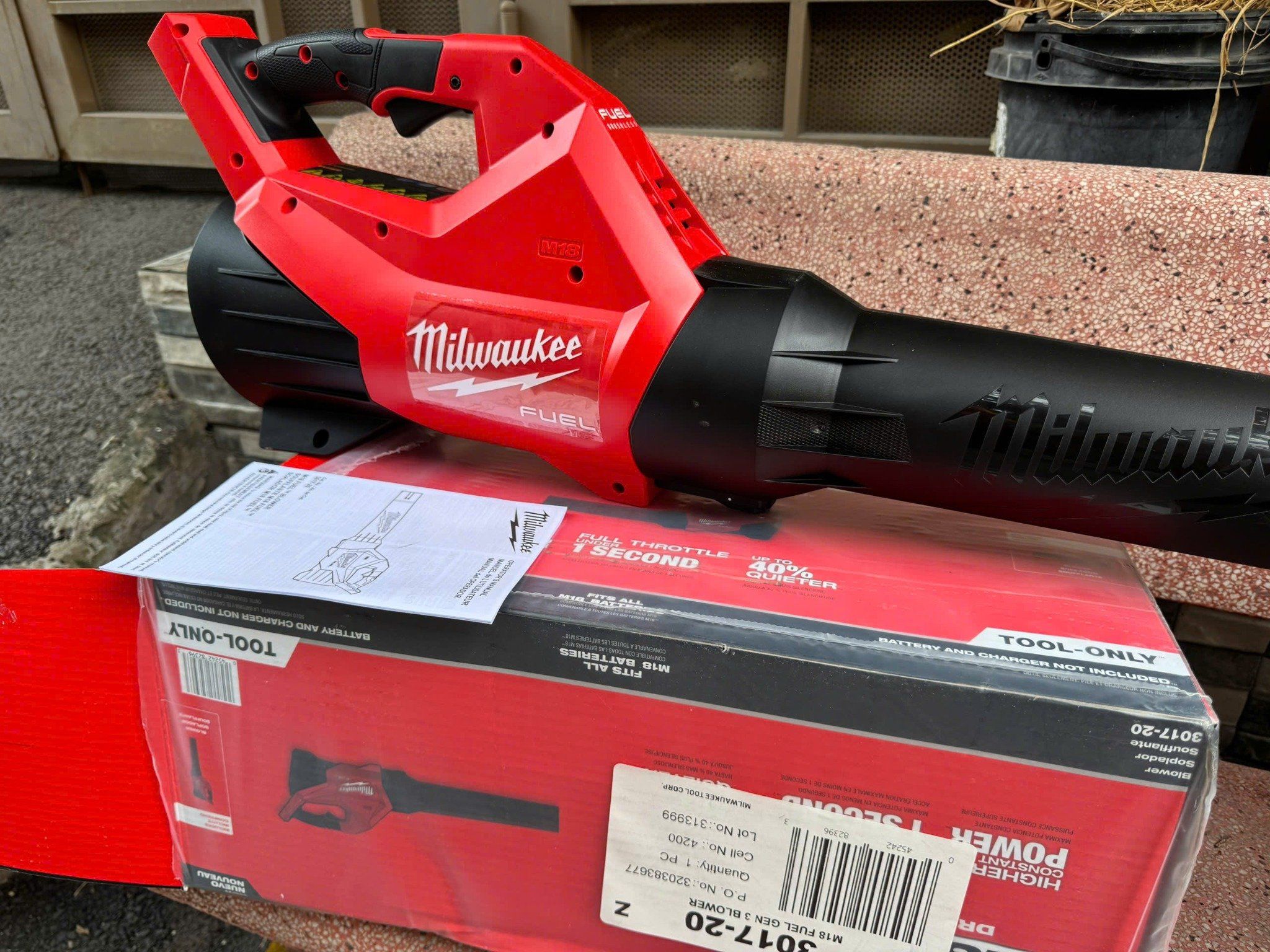 Máy thổi lá Milwaukee 3017-20 New body mexico sx Gen 3