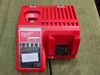 Đế sạc Milwaukee 12v-18v new