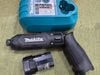 Máy vặn vít gập Makita TD022D