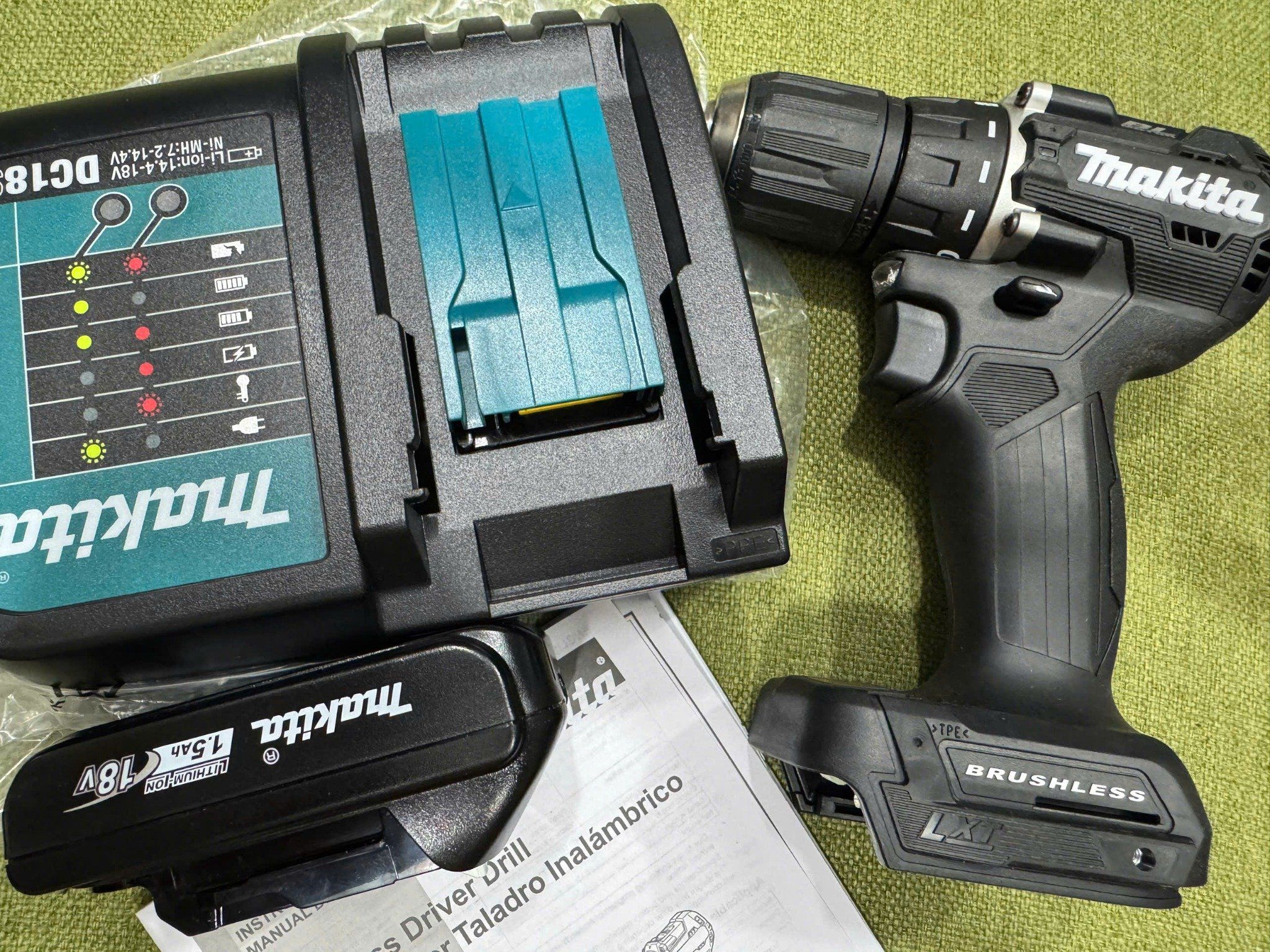 Combo máy vặn vít Makita XFD15