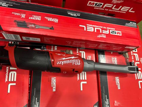 Máy bù lông Milwaukee 2569 New Mexico 3/8 chuyen dụng