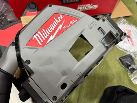 Mắy cắt Milwaukee 2831-20 new M18 track saw điều tốc new