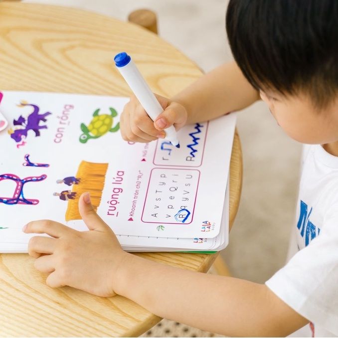  Sách luyện viết, học tiếng Việt Learn Me Lalala Baby,  bôi xóa được, tặng kèm 5 bút + cục bôi 