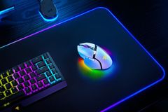 Chuột Gaming Razer Basilisk V3 Pro White Edition