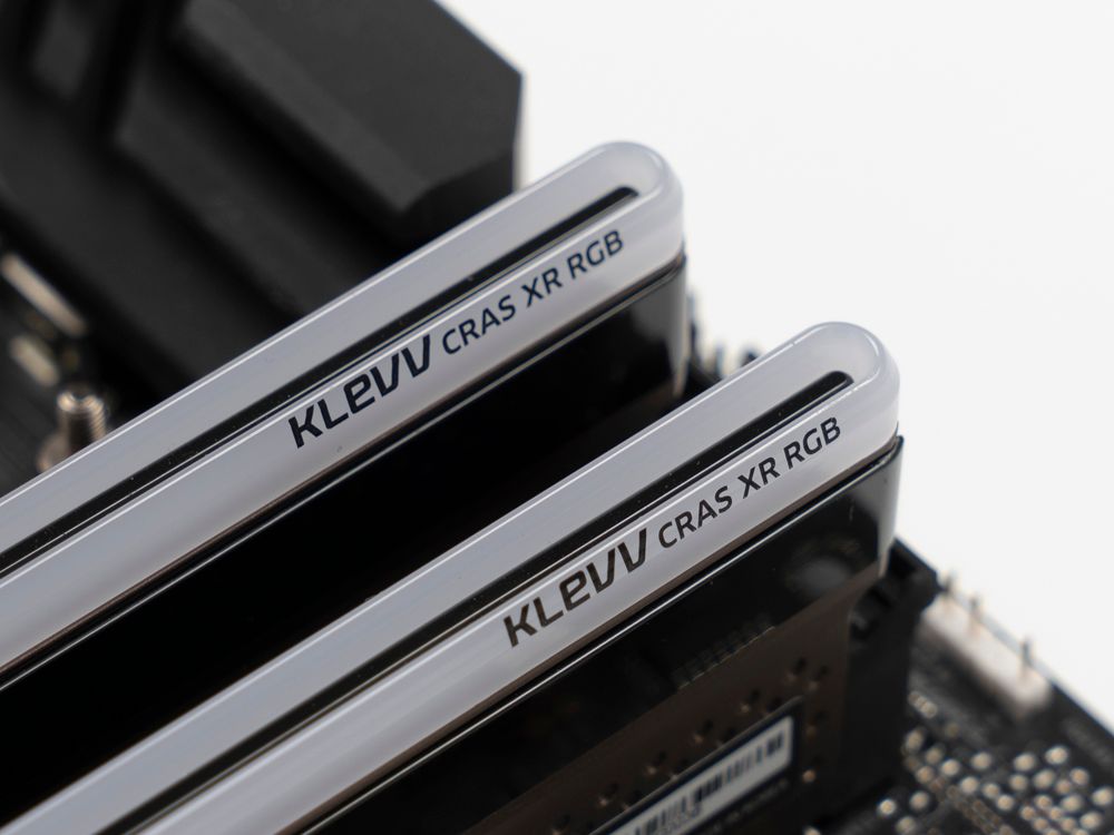 Ram Klevv DDR4 CRAS XR RGB 32GB (2*16GB) Bus 3600 C18