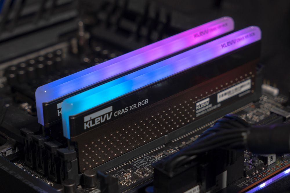 Ram Klevv DDR4 CRAS XR RGB 16GB (2*8GB) Bus 3600 C18