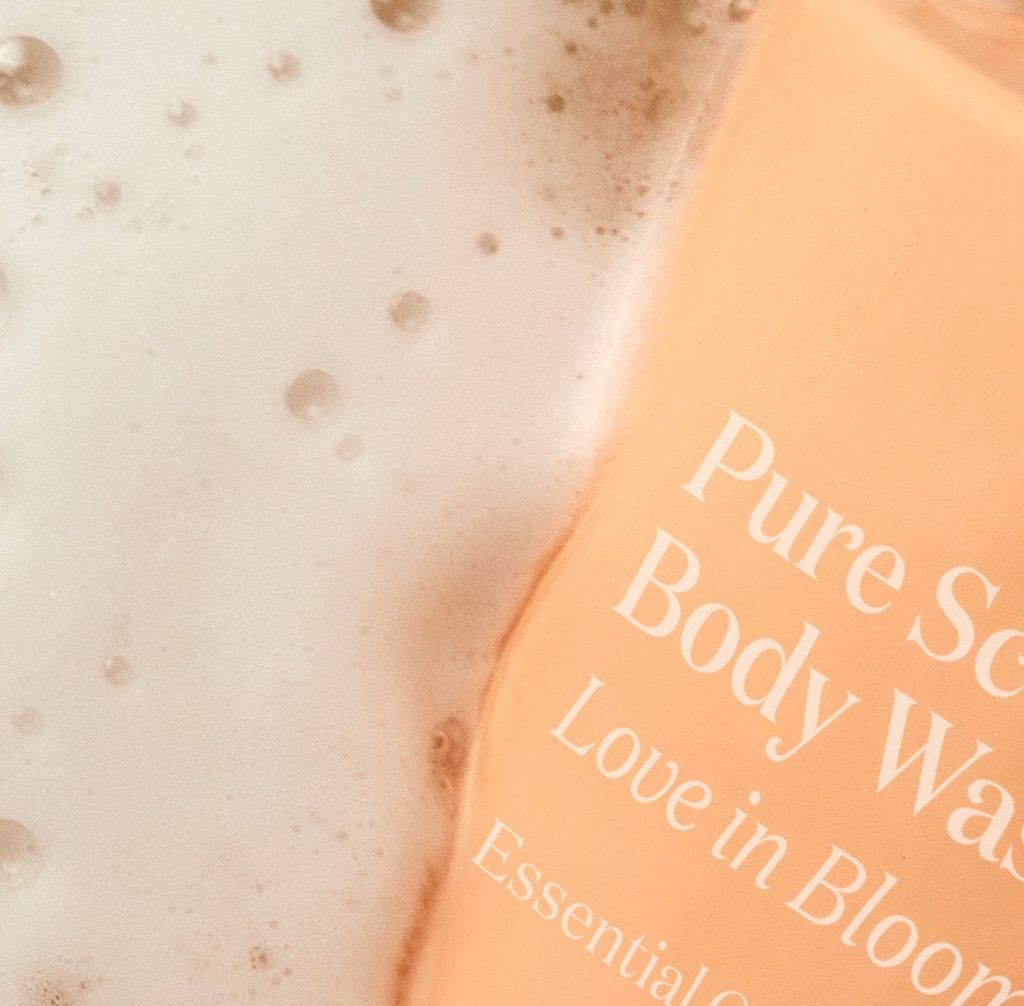 Sữa Tắm Beyond Pure Scent Fall In Honey / Merry Berry Fallin Honey Body Wash 700ml