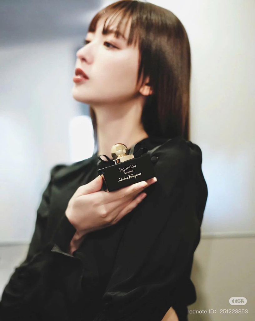 Nước Hoa Nữ Salvatore Ferragamo Signorina Misteriosa 30ml